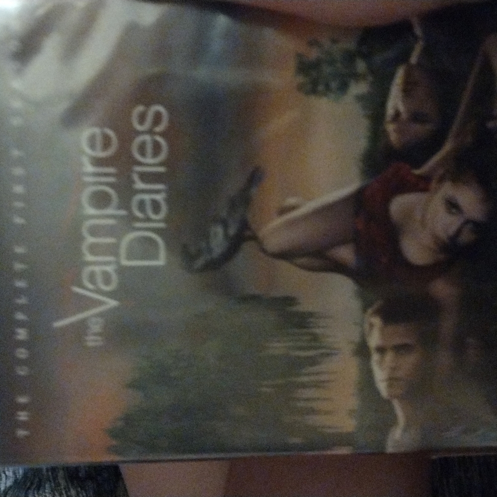 Vampire diaries - Picture 3 of 6